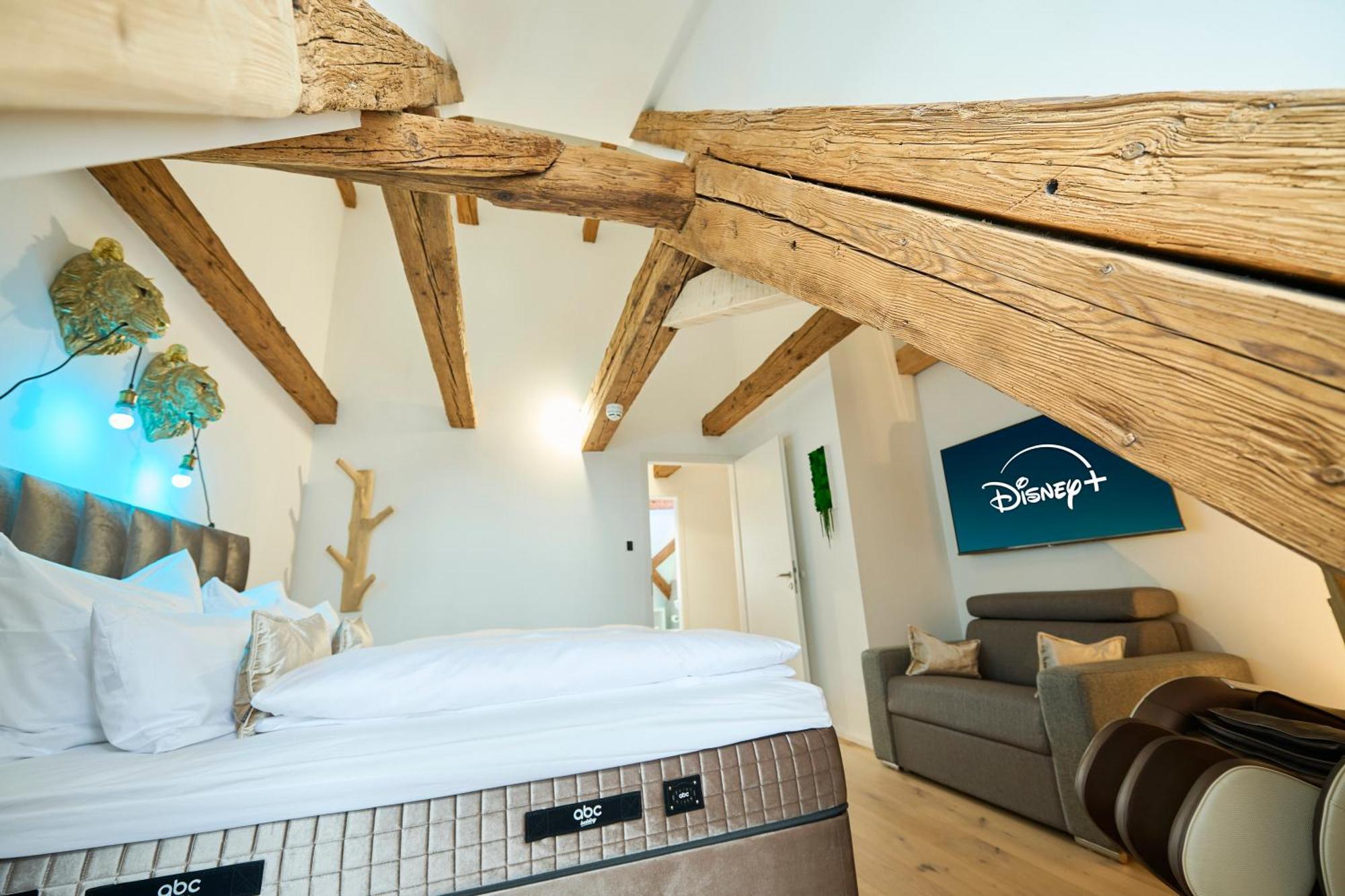 Wood World Luxury - Massage - Bergblick - Tranpolin- Parken Apartment Markdorf Exterior photo